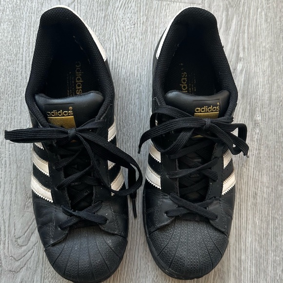 Adidas - Superstar Sneakers👟 - Picture 2 of 5